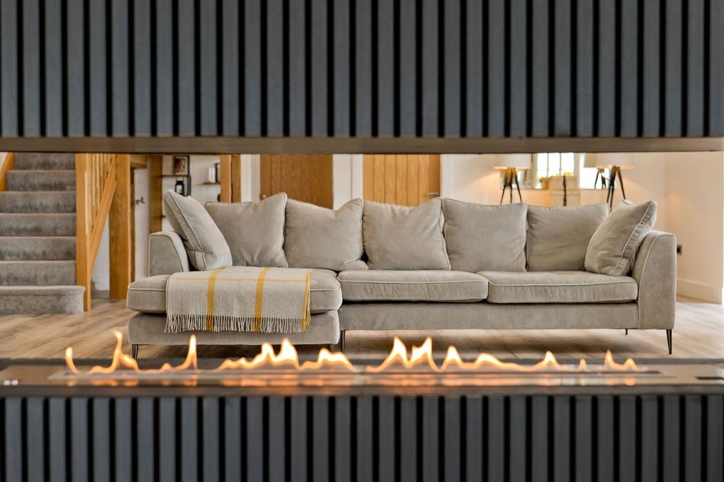 Property photo 3 of 35