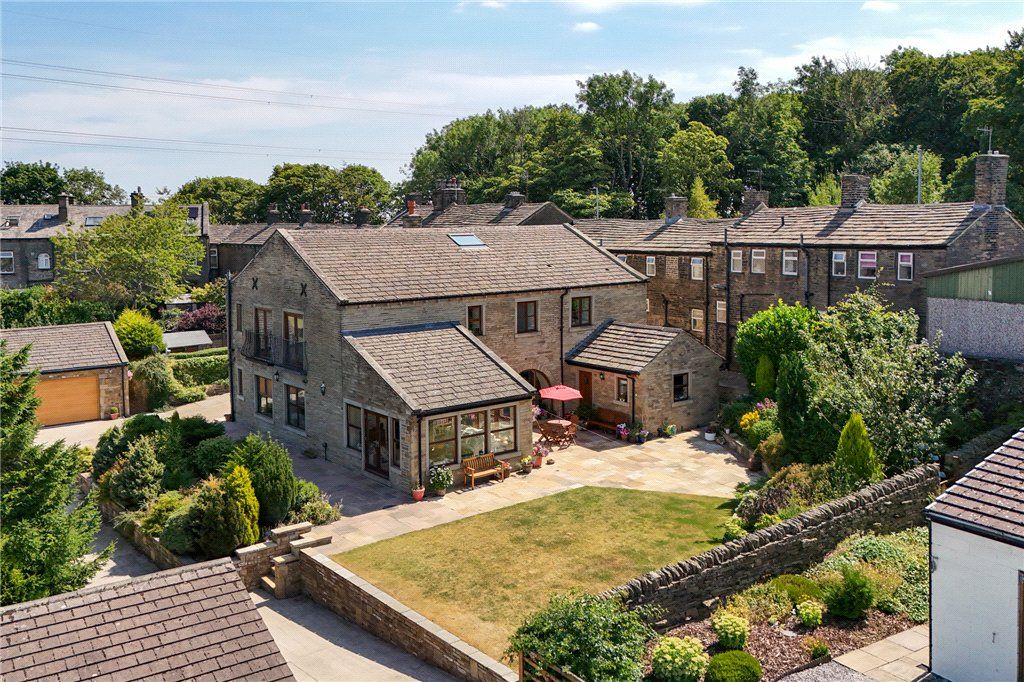 Property photo 1 of 47 Calder Bank Farm