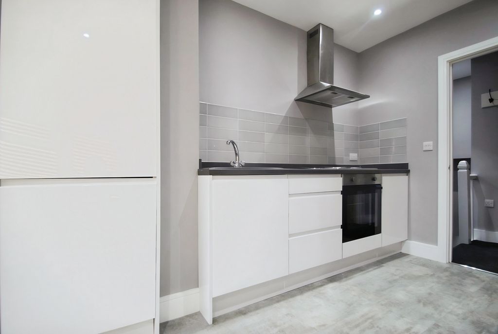 Property photo 2 of 9 Kitchen - Angle 1