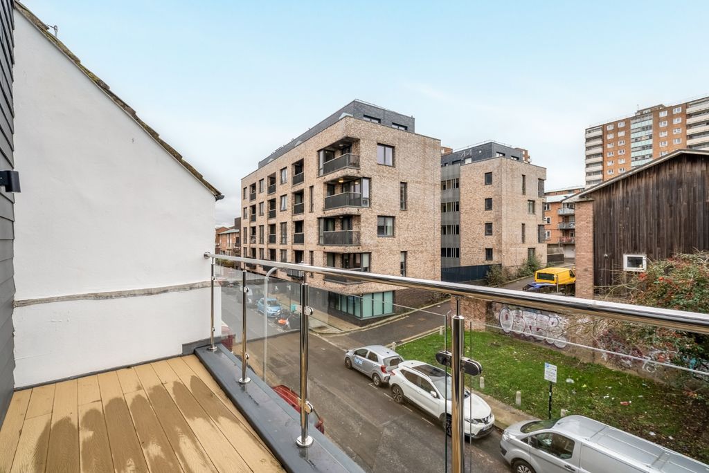 Property photo 3 of 16 4913452