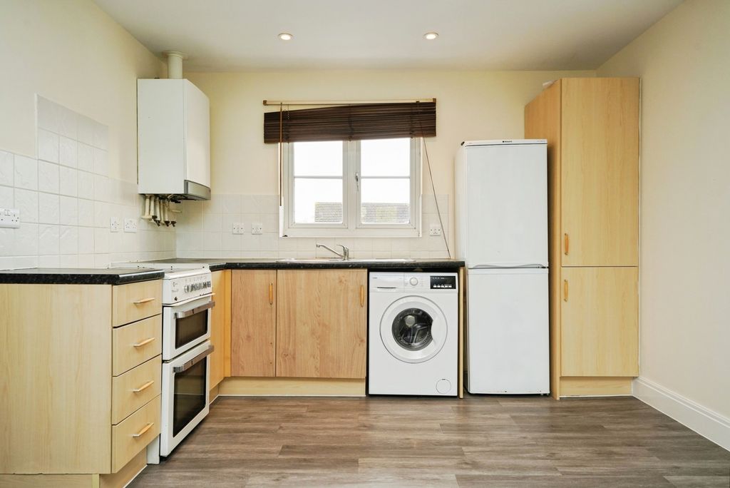 Property photo 2 of 7