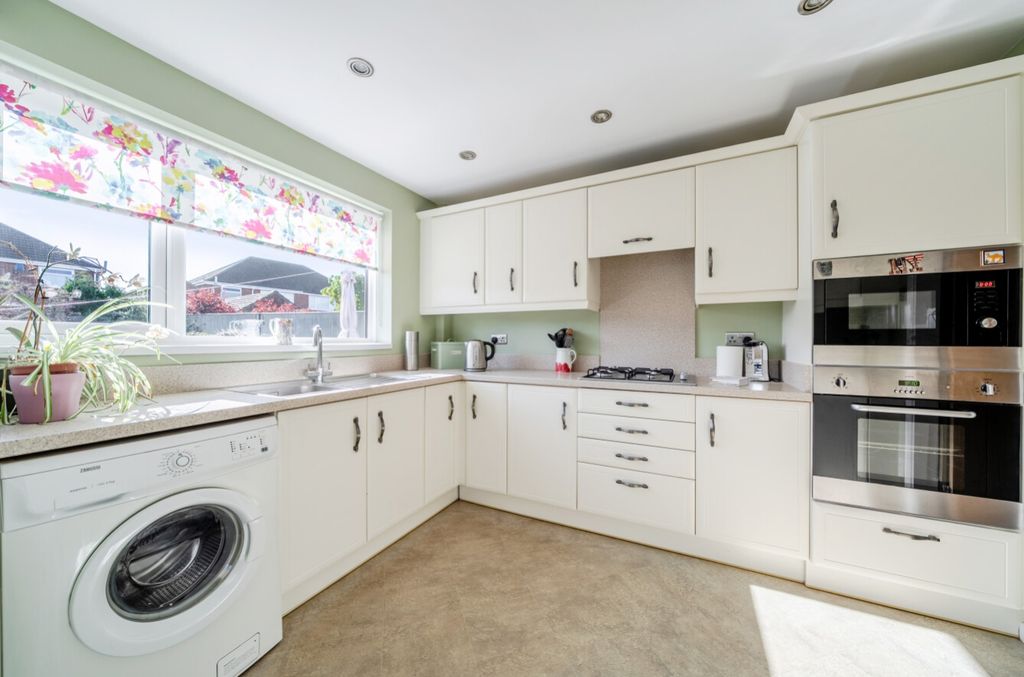 Property photo 2 of 20 1522673-18-1A0A479080733
