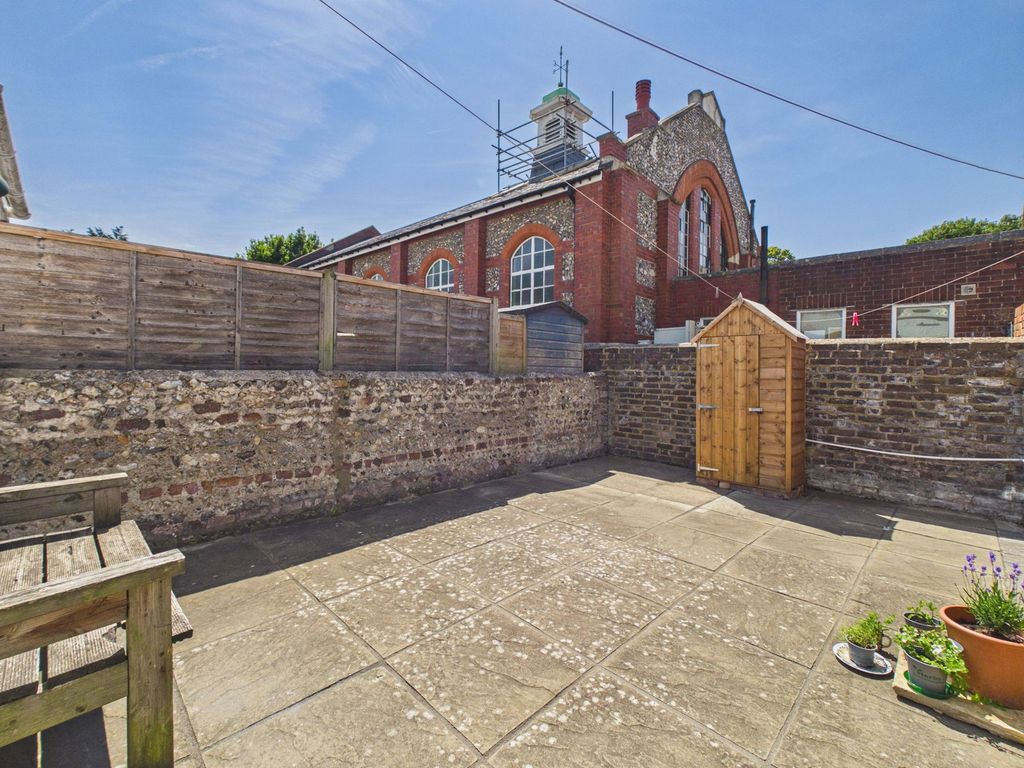 Property photo 2 of 10