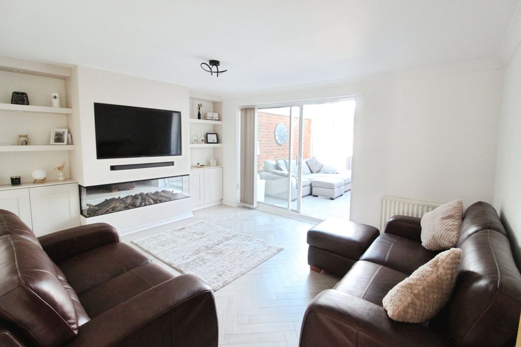 Property photo 2 of 16 Picture No. 07