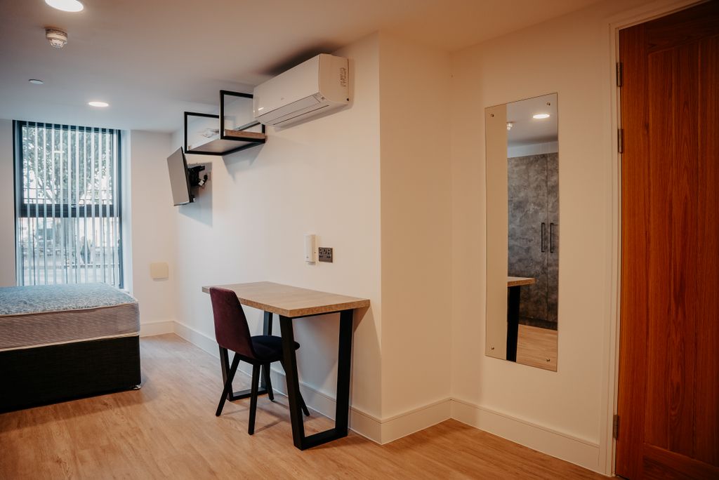Property photo 2 of 9