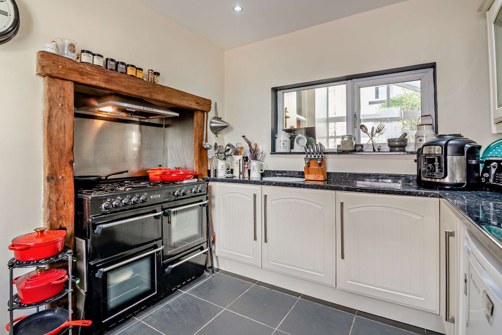 Property photo 2 of 16 Kitchen