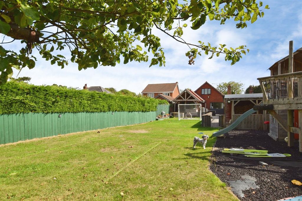 Property photo 1 of 36 29B9212c-Rer 20Garden 20Play.Jpg