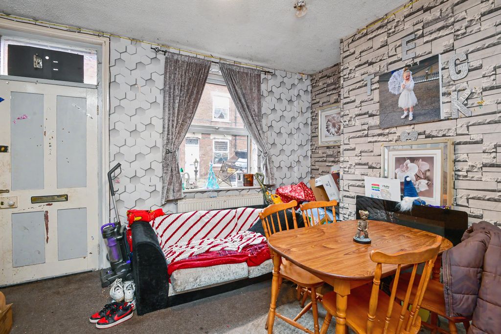 Property photo 2 of 22