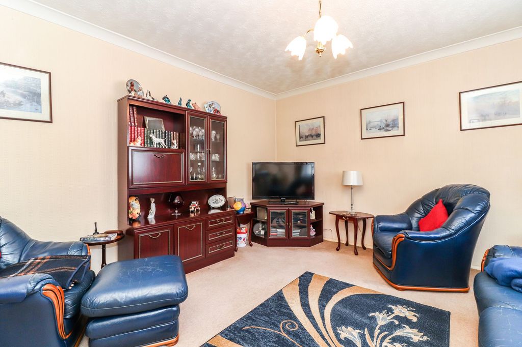 Property photo 3 of 23