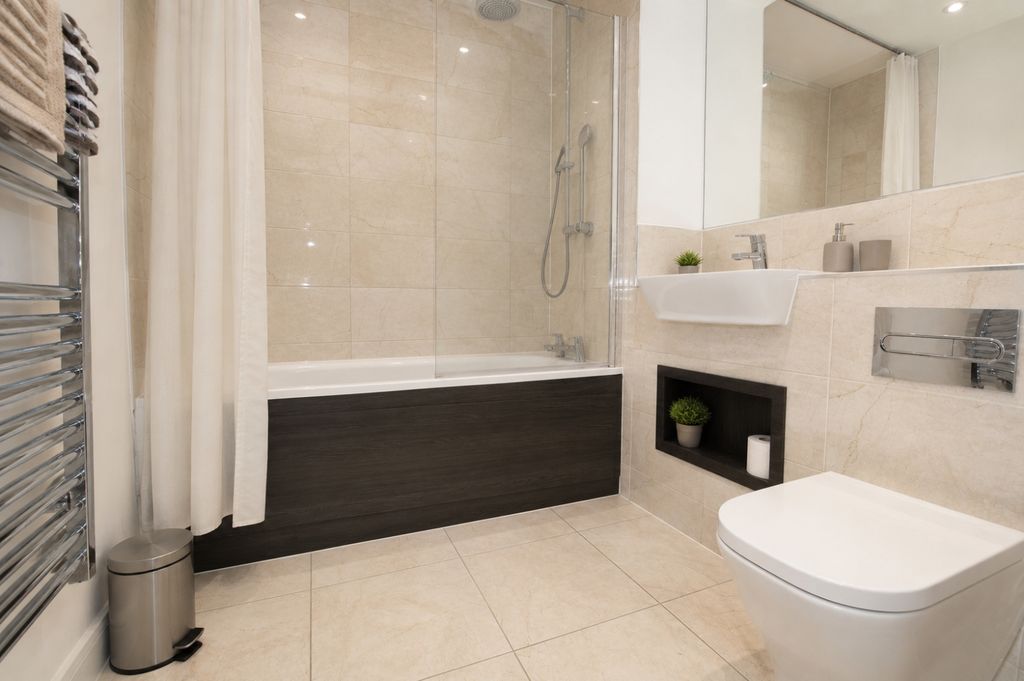 Property photo 3 of 11 Bathroom Up
