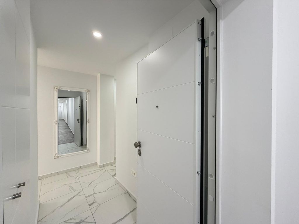 Property photo 2 of 50