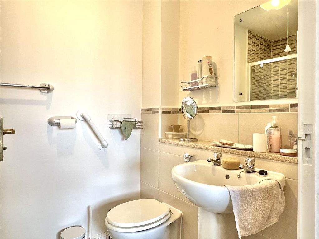 Additional image 16 of 3 bed detached bungalow for salePlayer Drive, Kingseat KY12