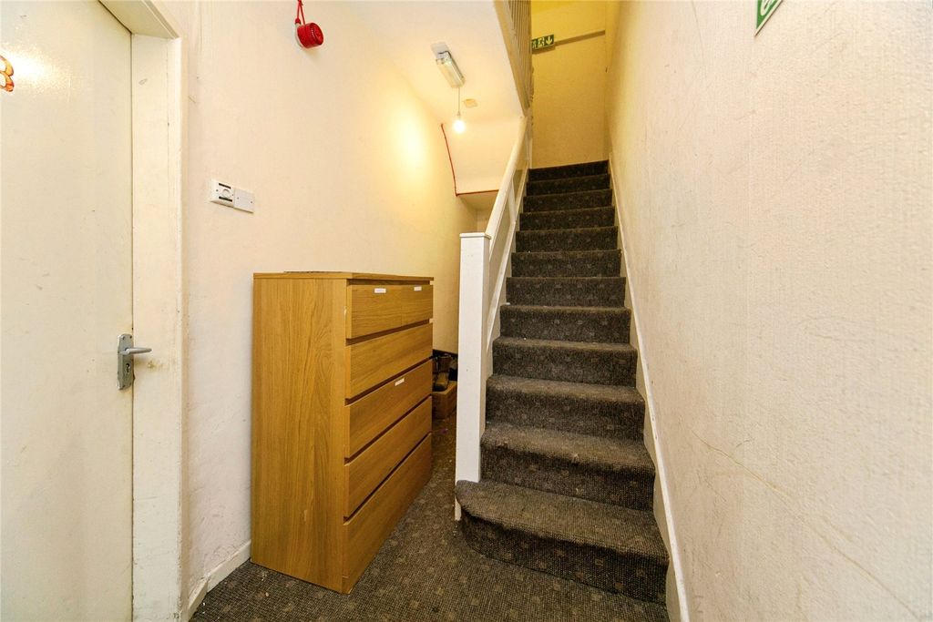 Property photo 3 of 19 Picture No. 07