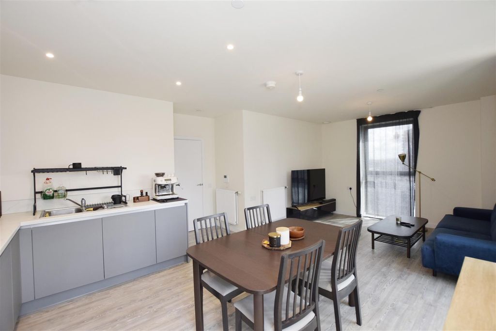 Property photo 3 of 13 Open Plan.Jpg