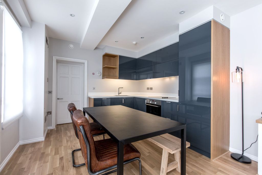 Property photo 3 of 31 Kitchen