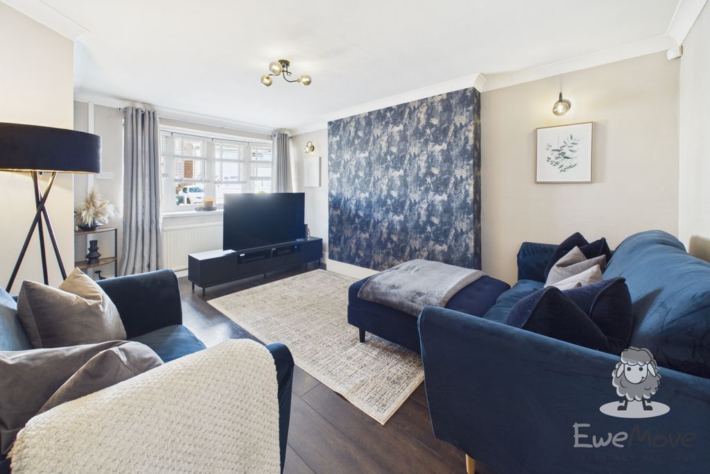 Property photo 2 of 15 16