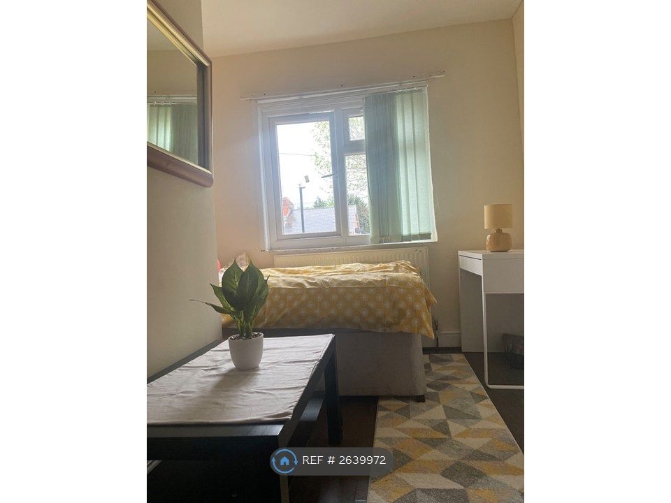 Property photo 3 of 13 Bedroom