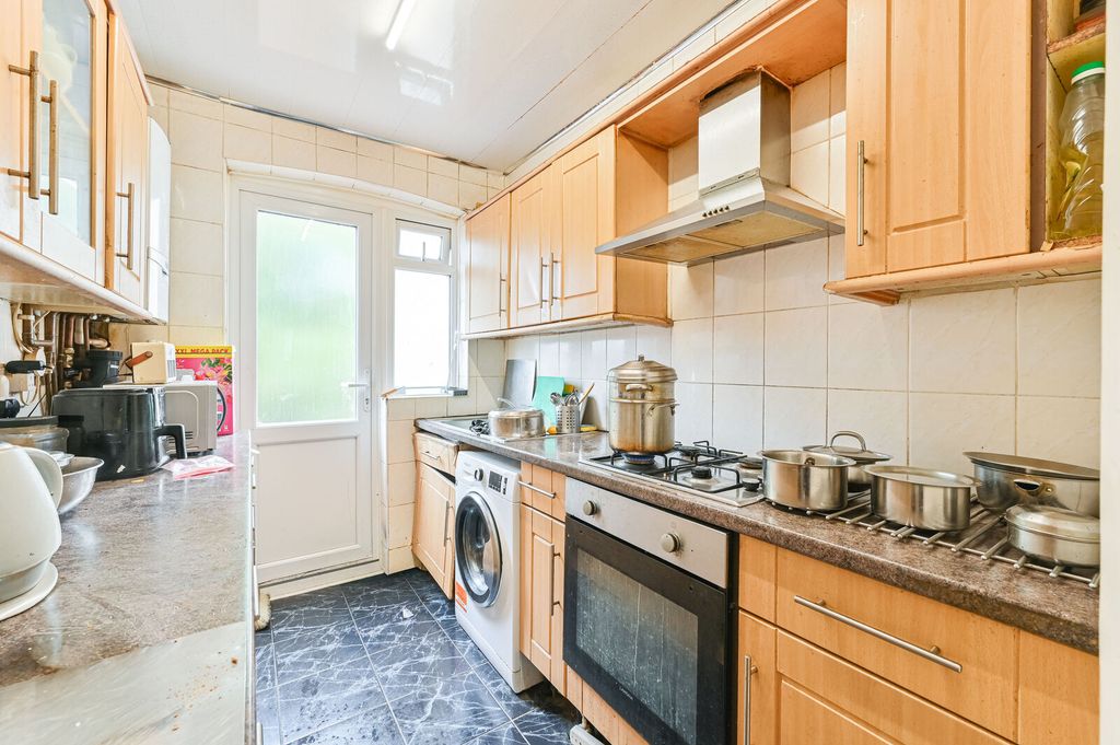 Property photo 3 of 16
