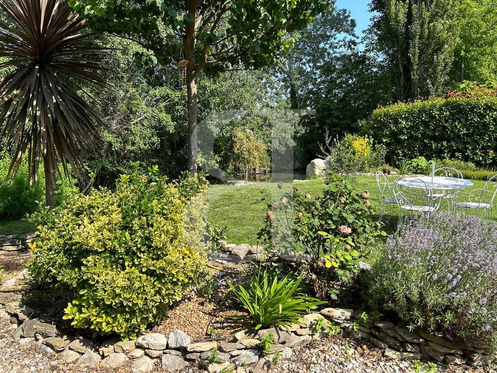 Property photo 3 of 11