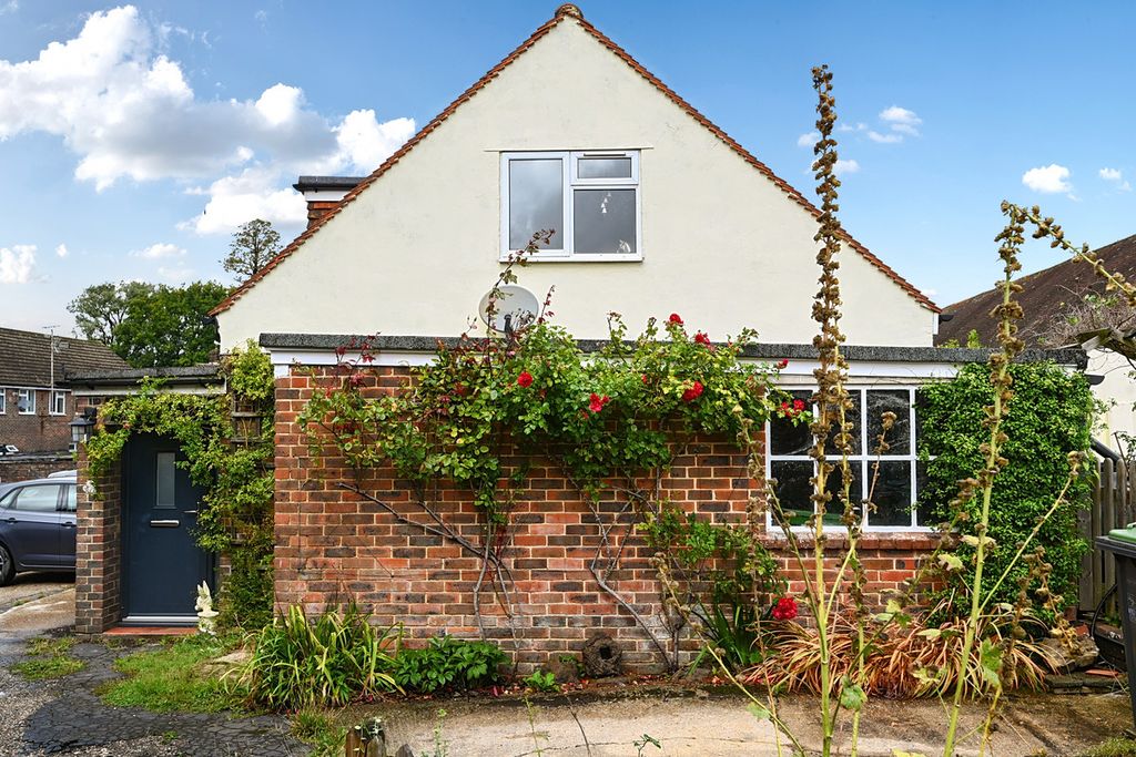Property photo 1 of 32