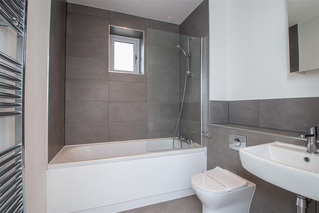 Property photo 3 of 14 17Char_10.Jpg
