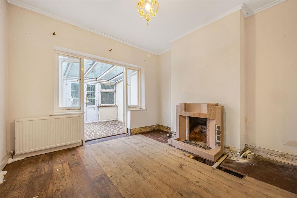 Property photo 2 of 21