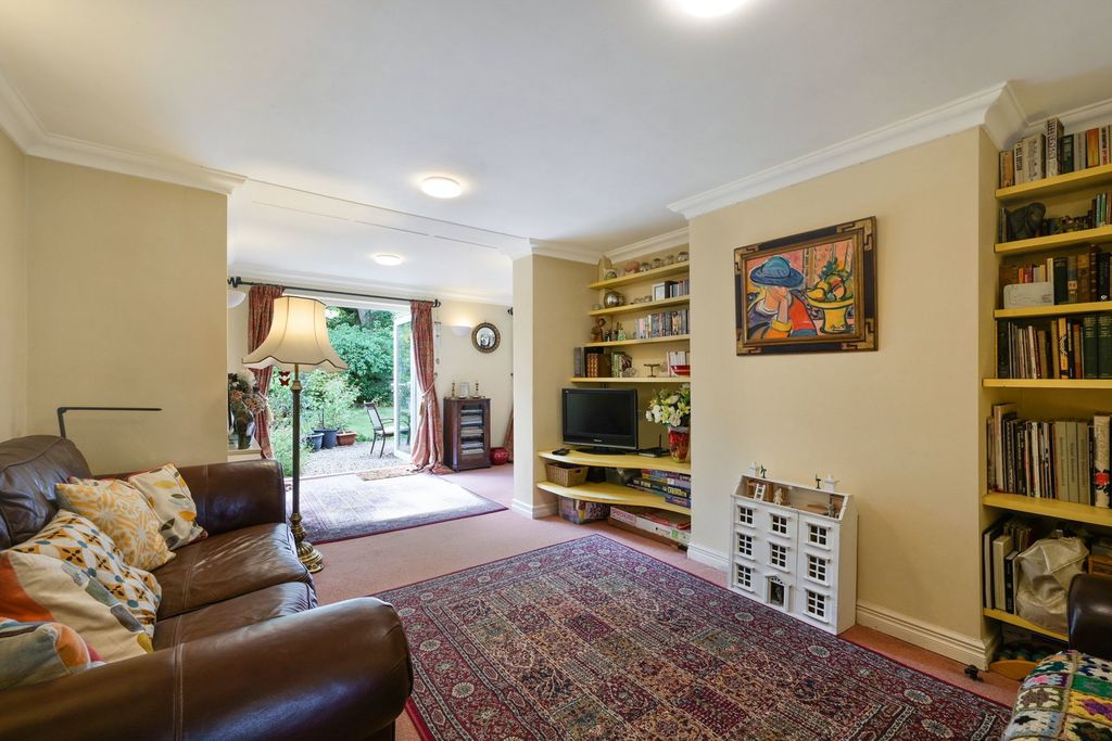 Property photo 2 of 16