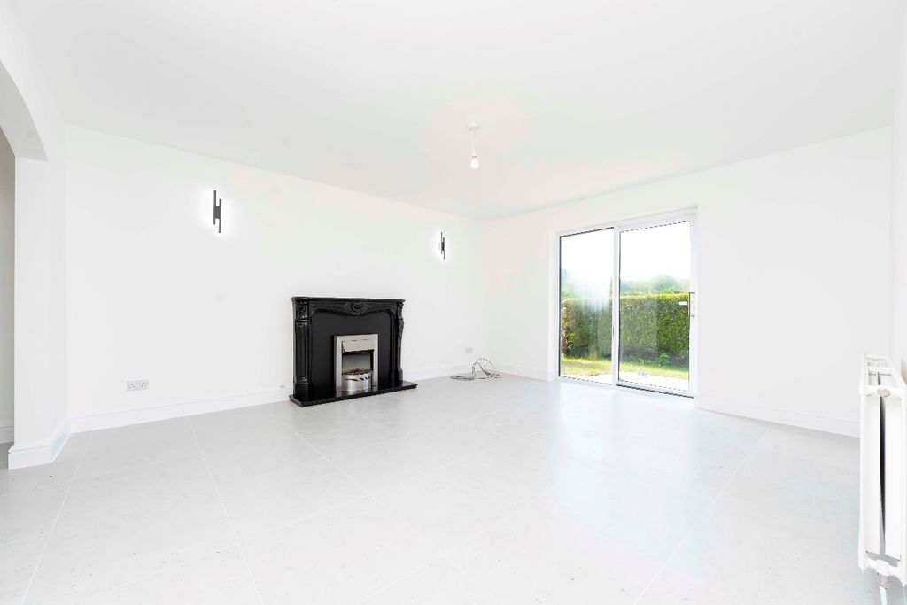 Property photo 3 of 35