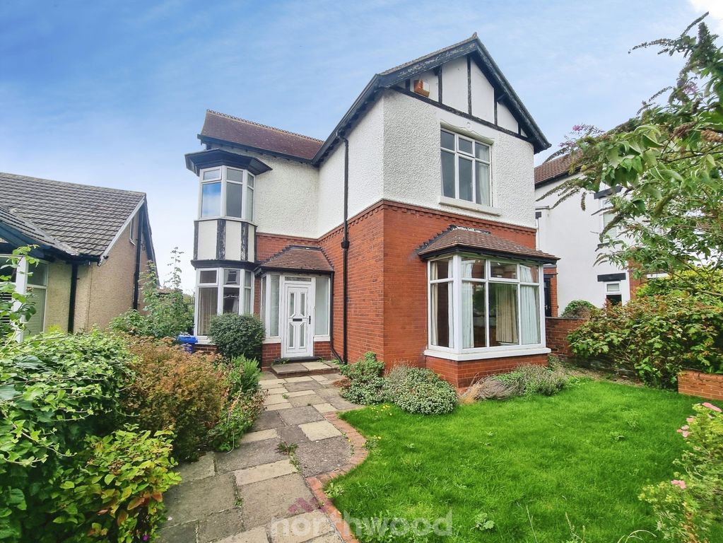 Property photo 1 of 32