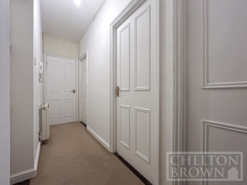 Property photo 3 of 23 Entrance Hall