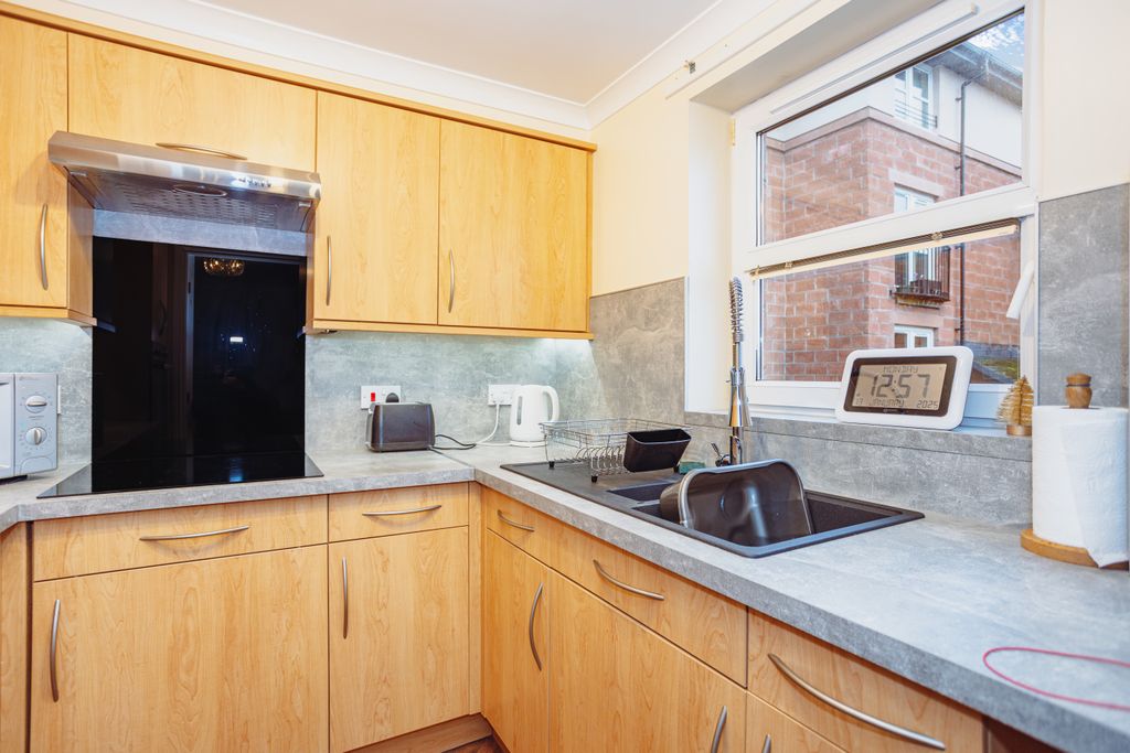 Property photo 3 of 19 Kitchen