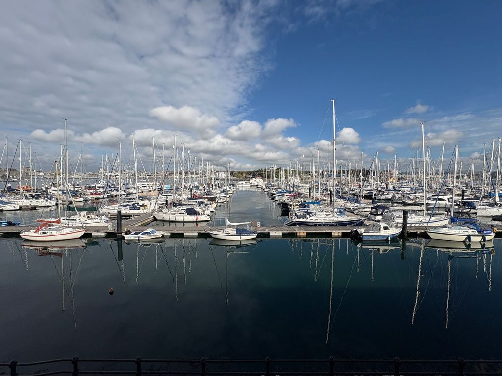 Property photo 3 of 25