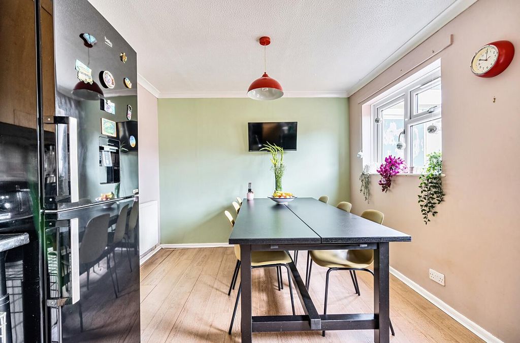 Property photo 3 of 25 Seddons Tiverton