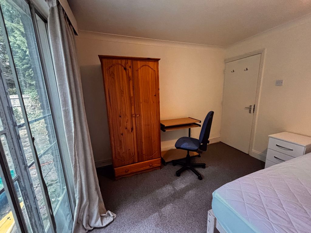 Property photo 3 of 16 Photo 15