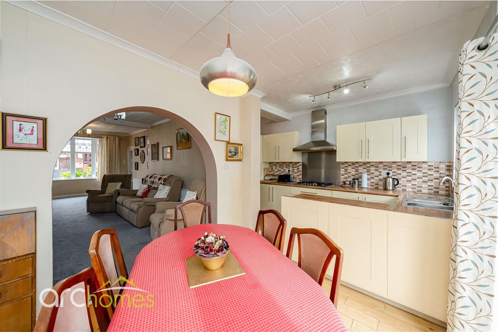 Property photo 3 of 29 Lmbeth-10.Jpg