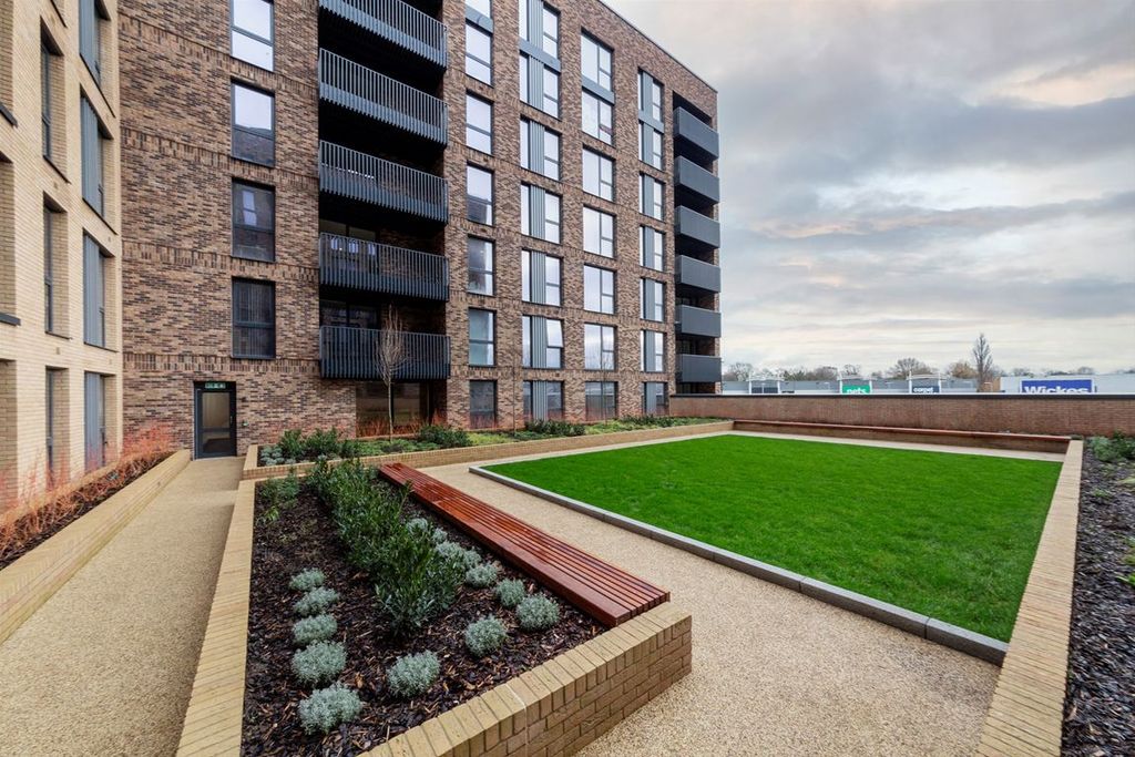 Property photo 1 of 6