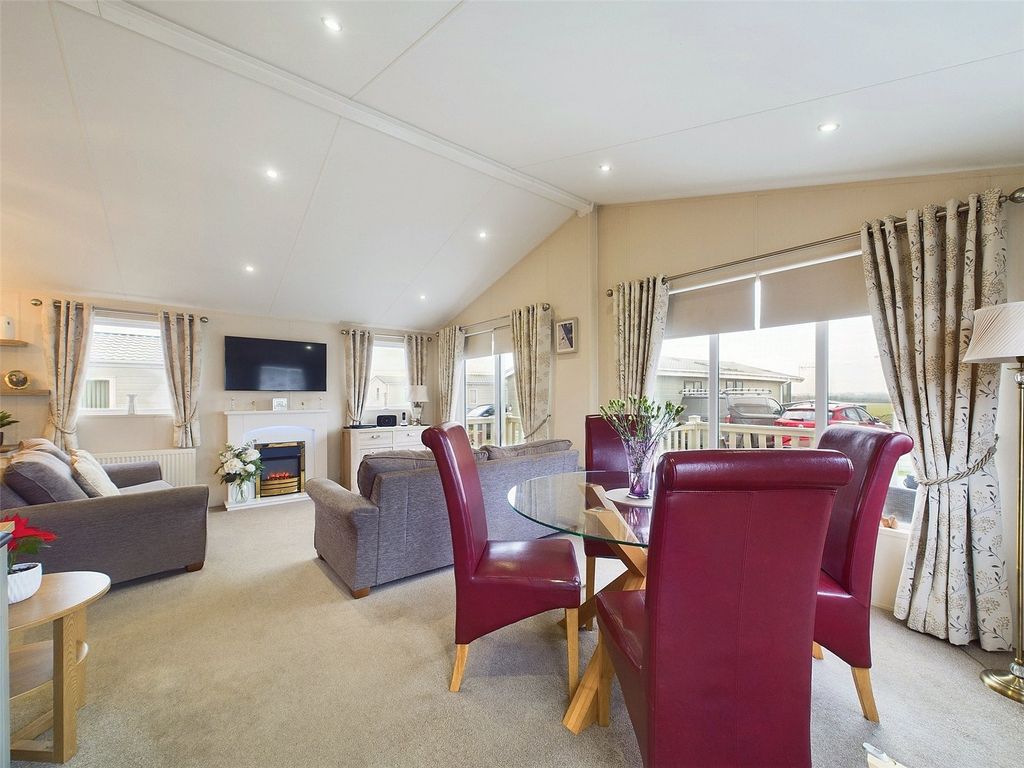 Property photo 2 of 11 Picture No. 07