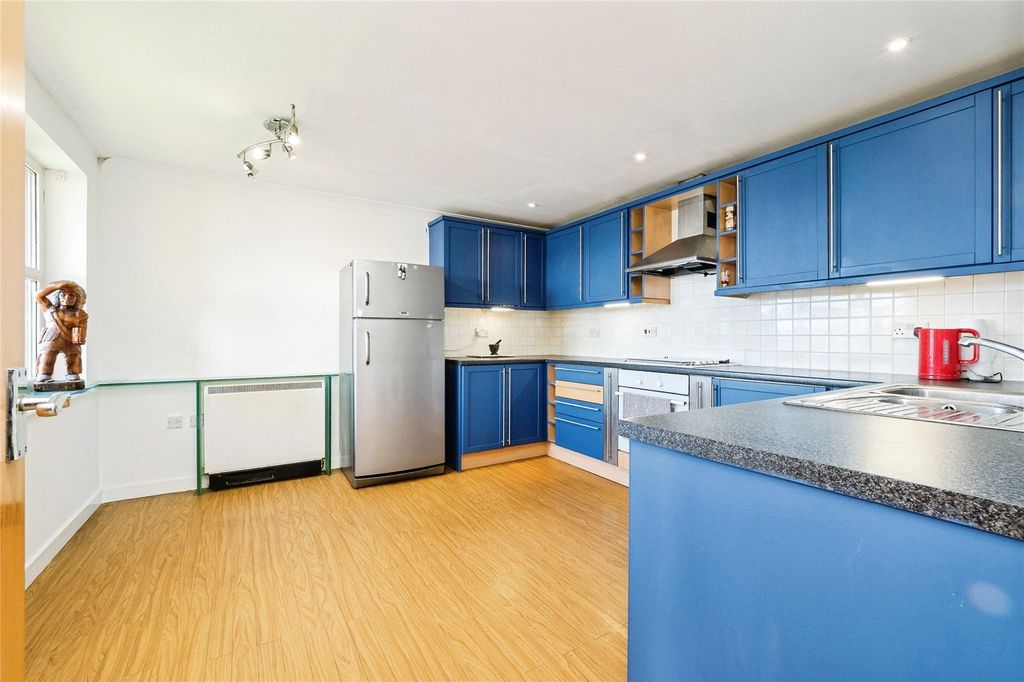 Property photo 3 of 17 Kitchen Diner