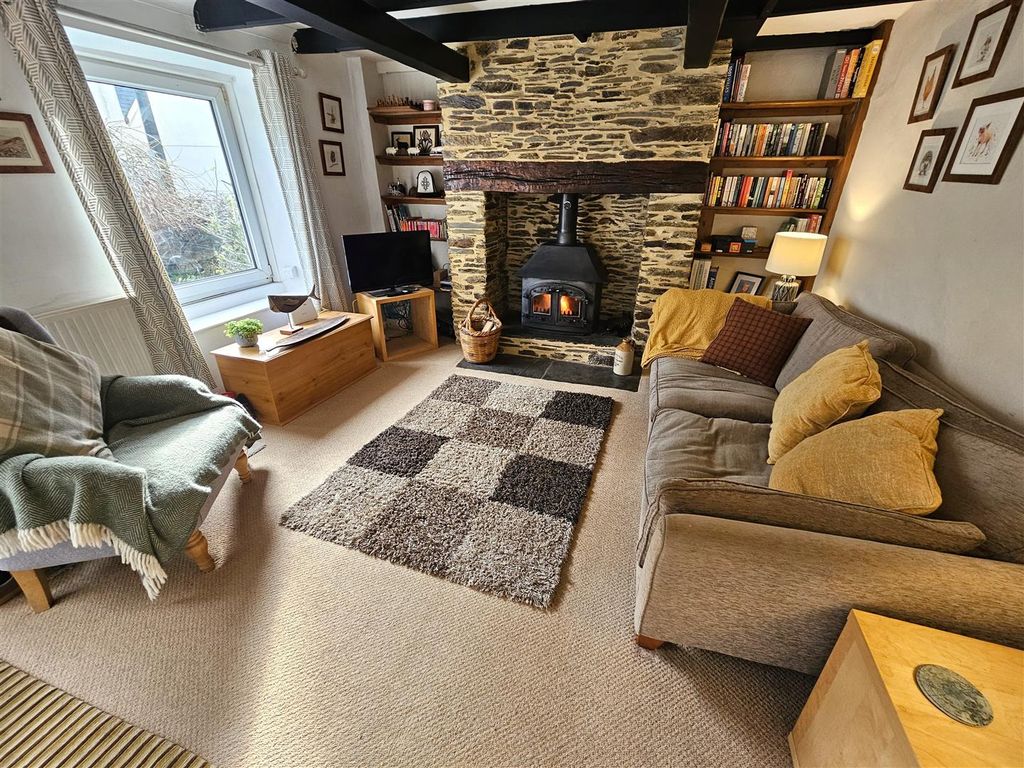 Property photo 2 of 20 Sitting Room.Jpg