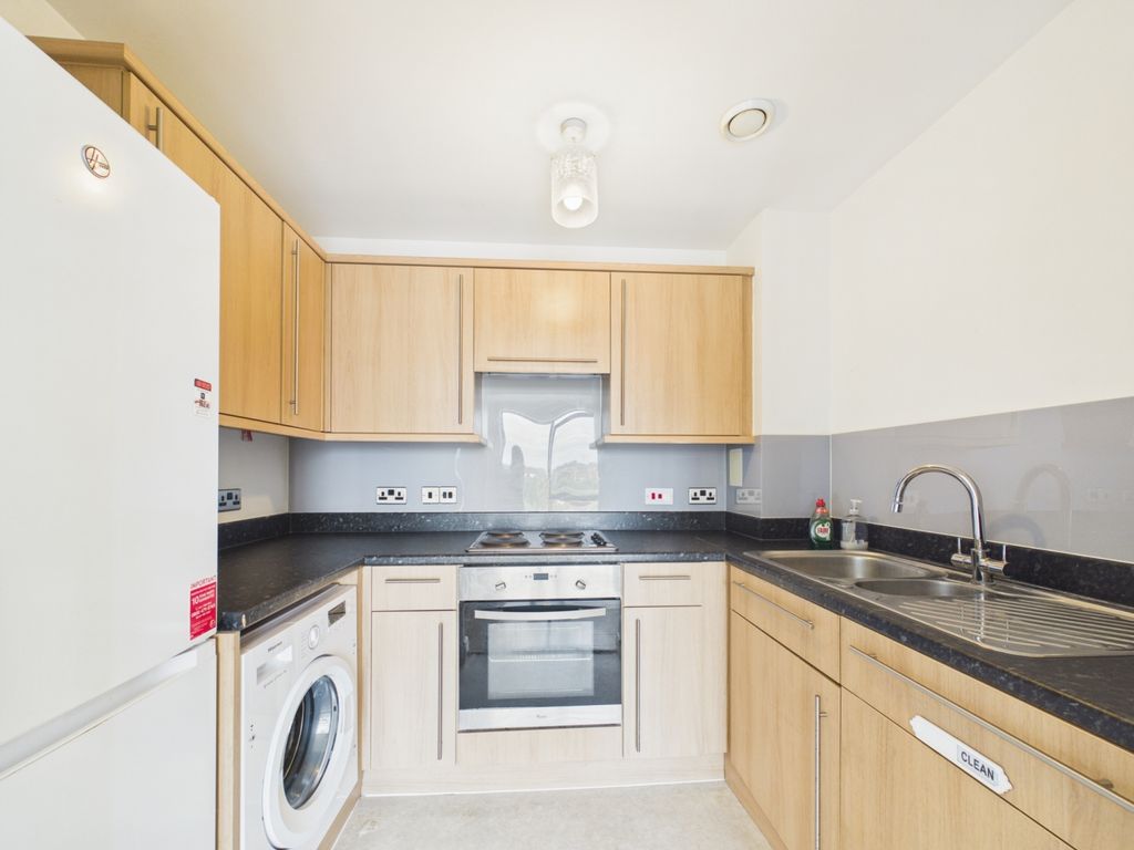 Property photo 3 of 8 Cam03750G0-Pr0099-Still002