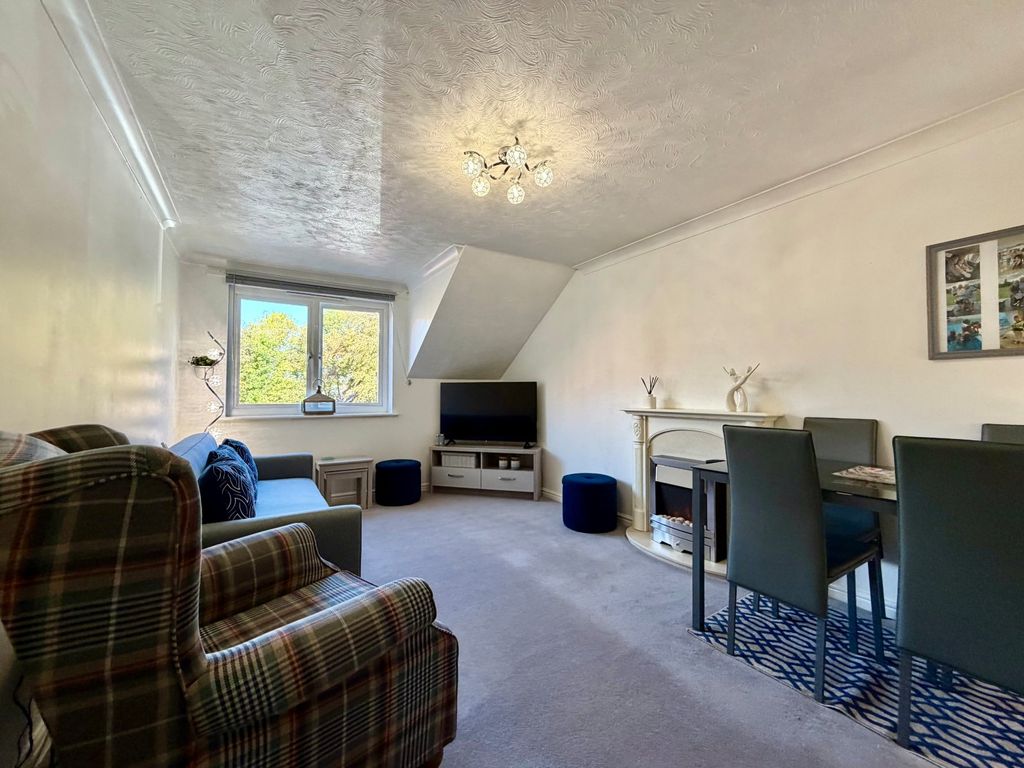 Property photo 2 of 10 Living Room