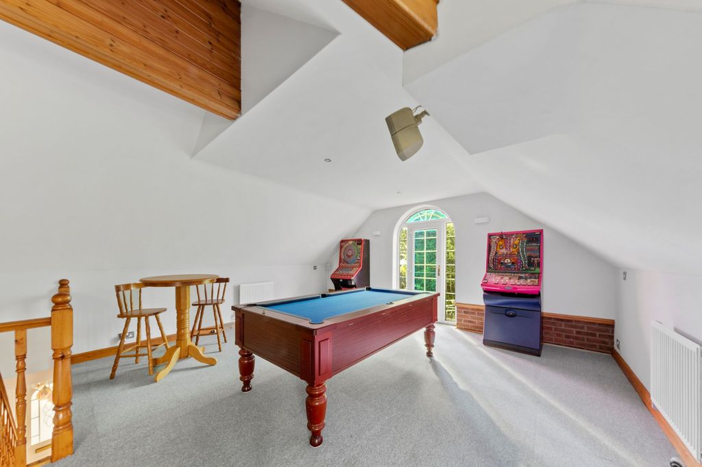 Property photo 2 of 45