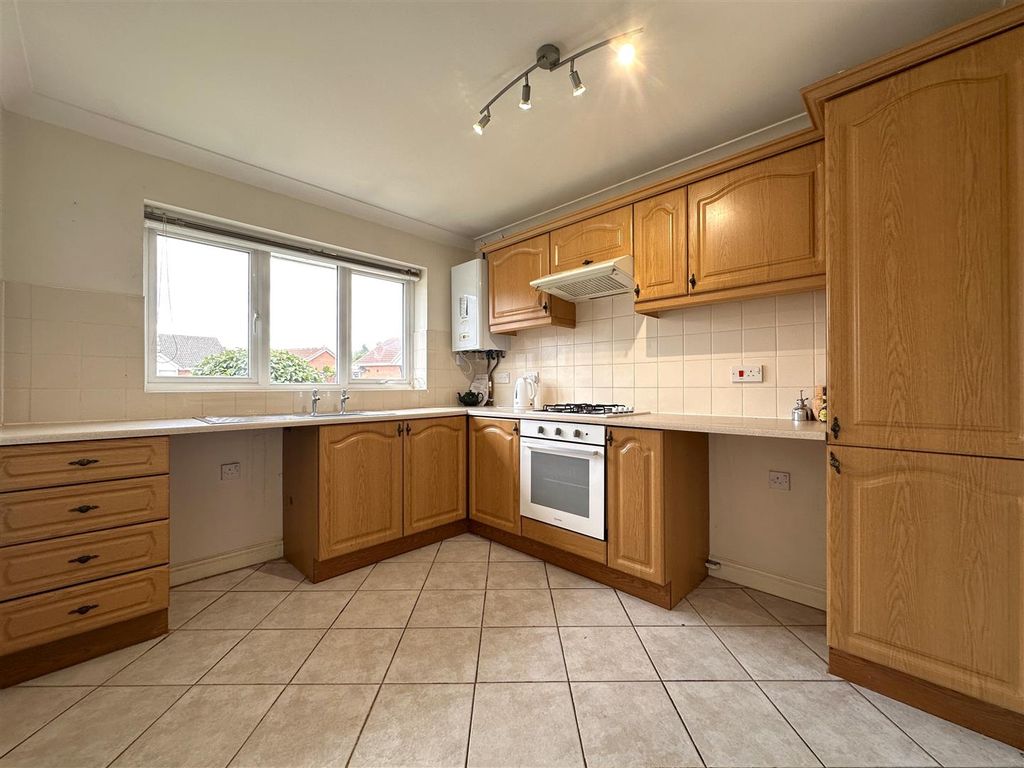 Property photo 2 of 13 Kitchen/Diner 301
