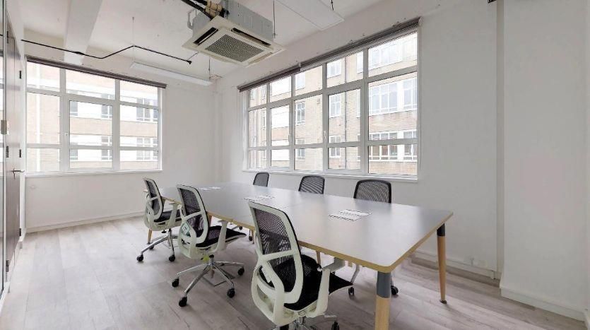 Property photo 2 of 3 Serviced Office In Bevis Marks, Aldgate, London, E