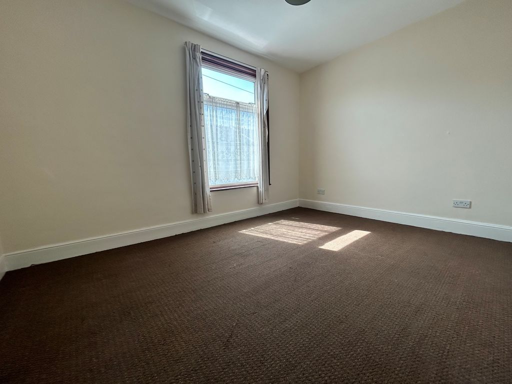 Property photo 1 of 6 Bedroom 2