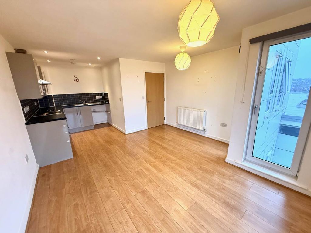 Property photo 3 of 13 Img_6811