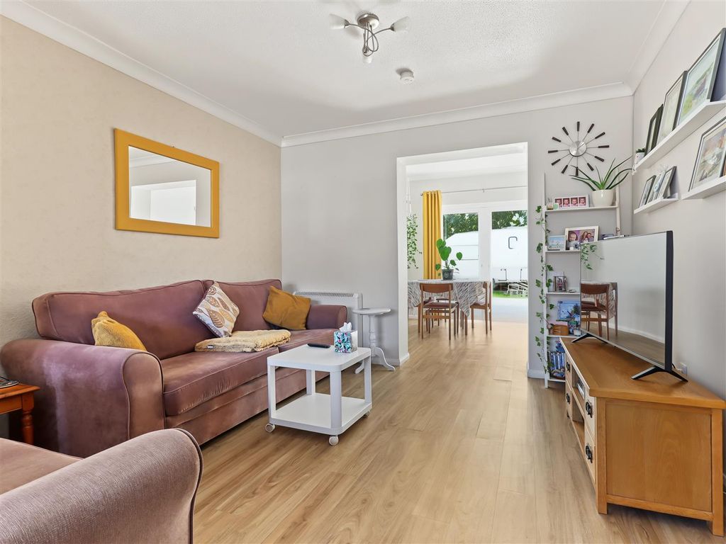Property photo 2 of 19 Sitting Room