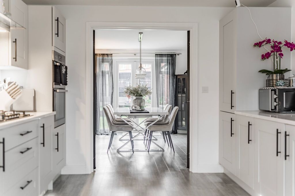 Property photo 3 of 26