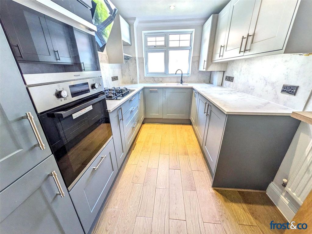 Property photo 2 of 8 Kitchen