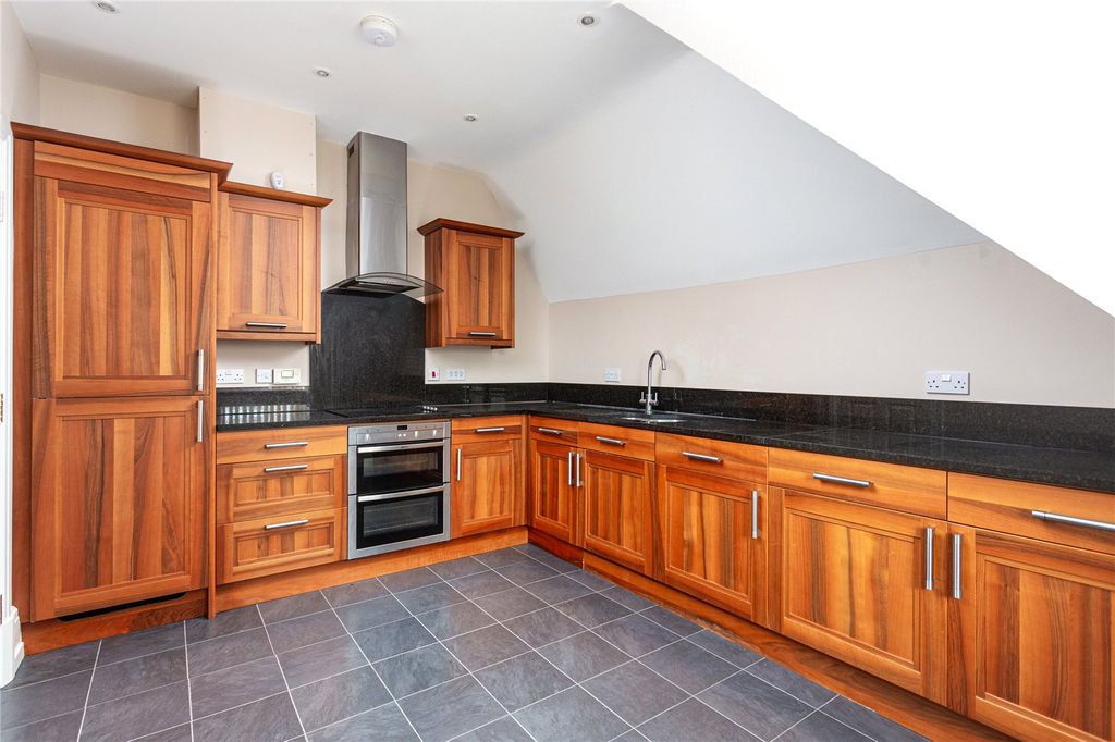 Property photo 2 of 10 Photos